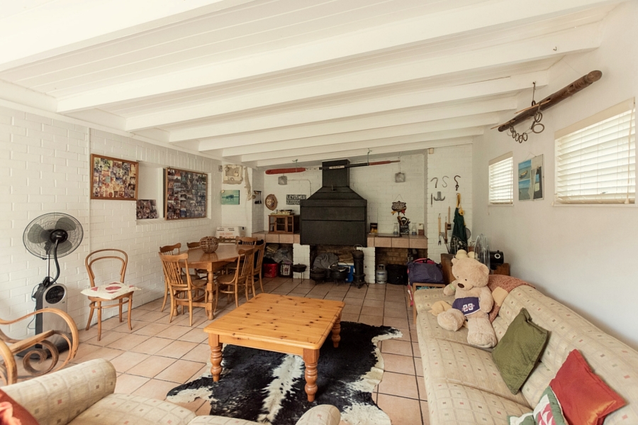 4 Bedroom Property for Sale in Middedorp Western Cape